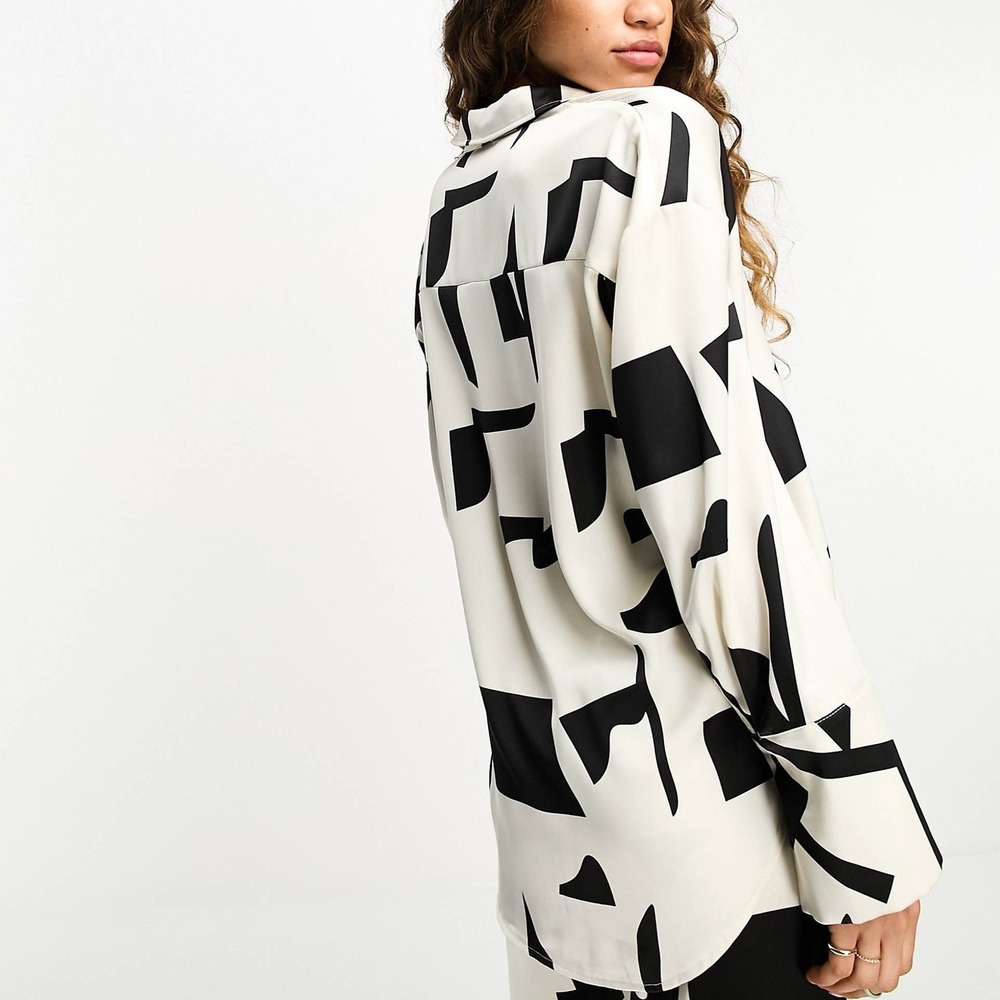 4th & Reckless ASOS Black & White Mono Print Satin Button Down Top Size XXL - Picture 8 of 9